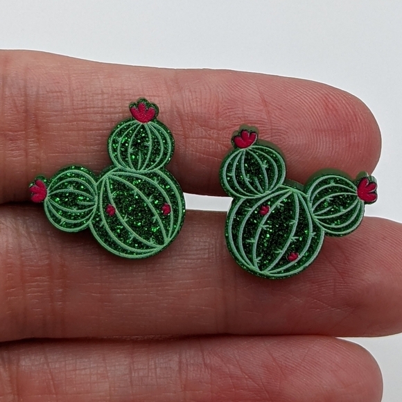 Mickey Mouse cactus green glitter acrylic stud earrings - Picture 6 of 6